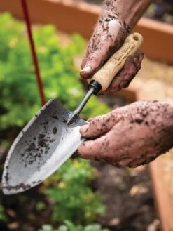 Gardener's Lifetime Trowel -Gardening Supplies Store 8586972 3242 tif